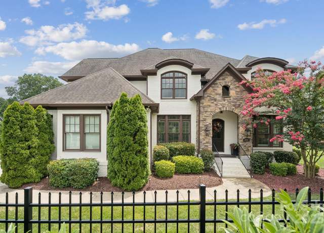 Property at 2145 Foxcroft Woods Ln, Charlotte, NC 28211, 5 beds, 4.5 baths