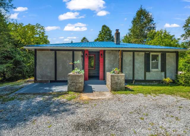 Property at 702 Carolina Ave, Hendersonville, NC 28791, 2 beds, 1 bath