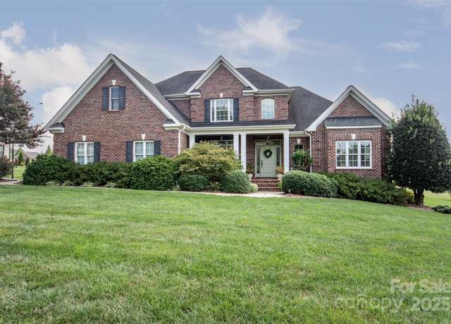 Property at 117 Foxglove Dr, Statesville, NC 28625, 4 beds, 3 baths