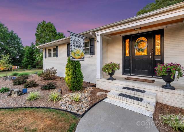 Property at 820 Green Pond Rd, Clover, SC 29710, 3 beds, 2 baths