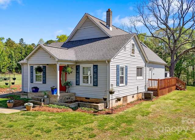 Property at 112 11th St NE, Hildebran, NC 28637, 3 beds, 2 baths