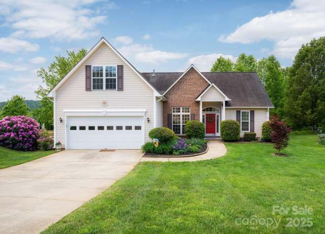 Property at 102 W Farm Creek Dr, Asheville, NC 28806, 4 beds, 2 baths