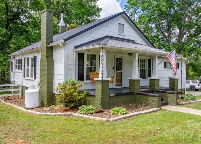 Property at 1826 Walt Arney Rd, Lenoir, NC 28645, 3 beds, 2 baths