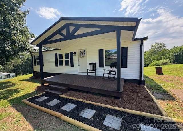 Property at 4061 Stone Creek Ct, Lenoir, NC 28645, 3 beds, 2 baths