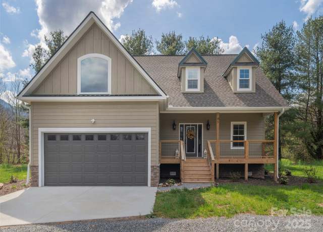 Property at 85 Sophie Rd, Maggie Valley, NC 28751, 3 beds, 2.5 baths