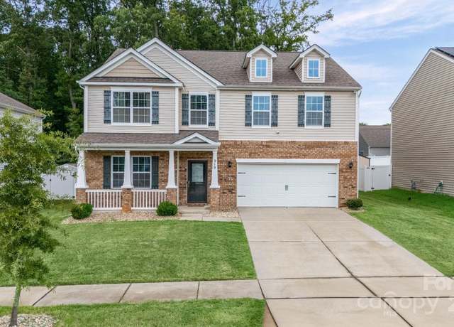 Property at 919 Rock Haven Dr, Charlotte, NC 28216, 4 beds, 3.5 baths