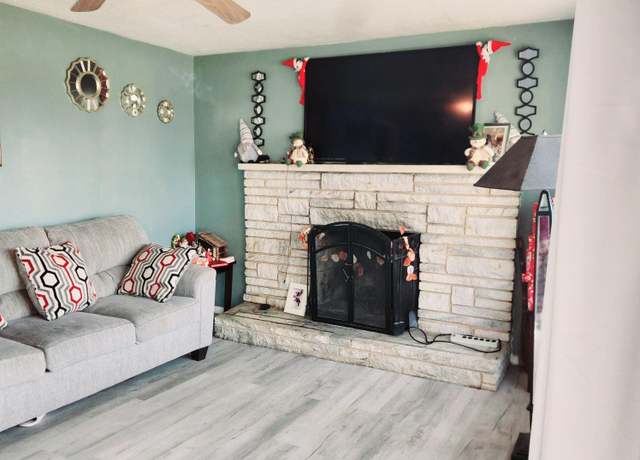 Property at 2040 NE 25th Street Dr, Hickory, NC 28601, 3 beds, 1.5 baths