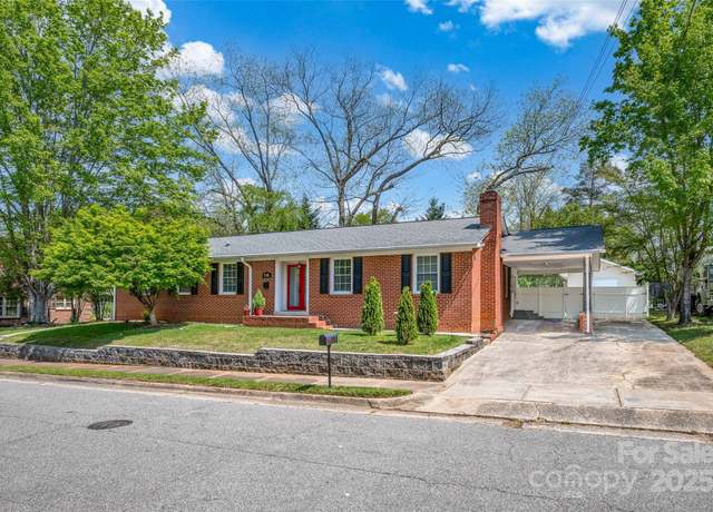 Property at 218 N Bost St, Statesville, NC 28677, 3 beds, 3.5 baths