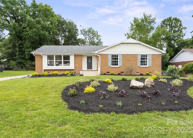 Property at 5817 Red Carriage Ln, Charlotte, NC 28212, 4 beds, 3 baths