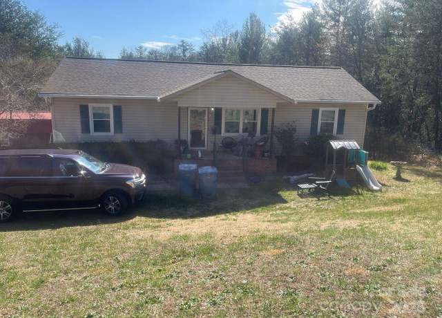 Property at 7122 Pyramid Rd, Hickory, NC 28602, 3 beds, 3.5 baths