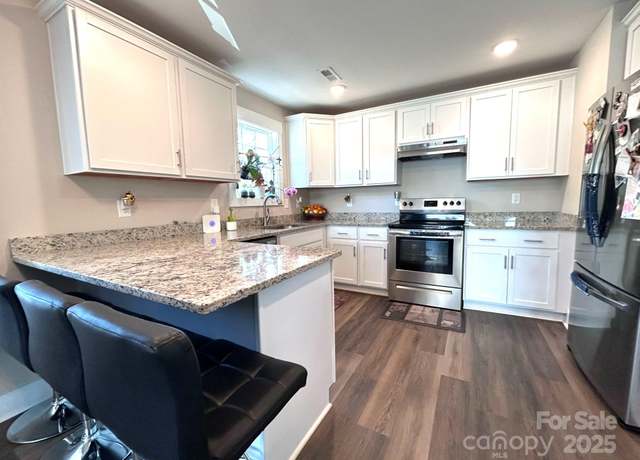 Property at 606 E Carpenter St, Dallas, NC 28034, 3 beds, 2.5 baths
