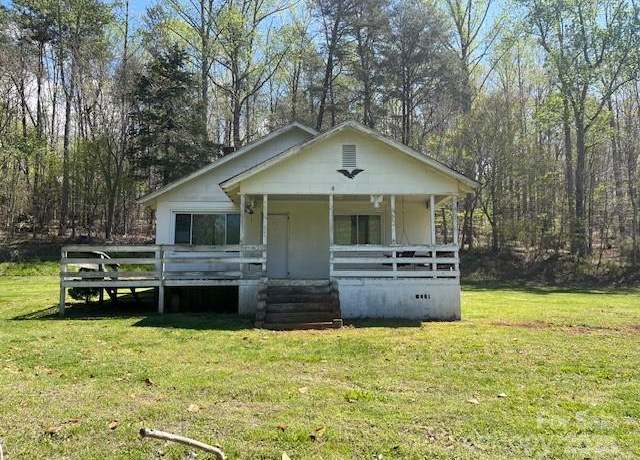 Property at 1600 Whitesides Rd, Mill Spring, NC 28756, 2 beds, 1 bath