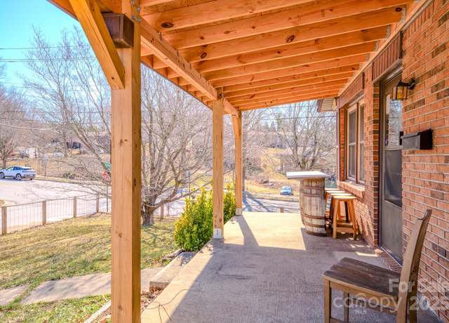 Property at 91 Congress St, Asheville, NC 28801, 4 beds, 2.5 baths