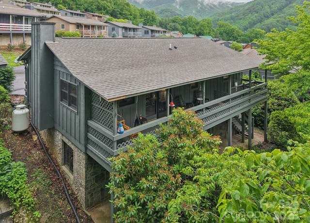 Property at 418 Stoney Ridge Loop, Maggie Valley, NC 28751, 2 beds, 2 baths
