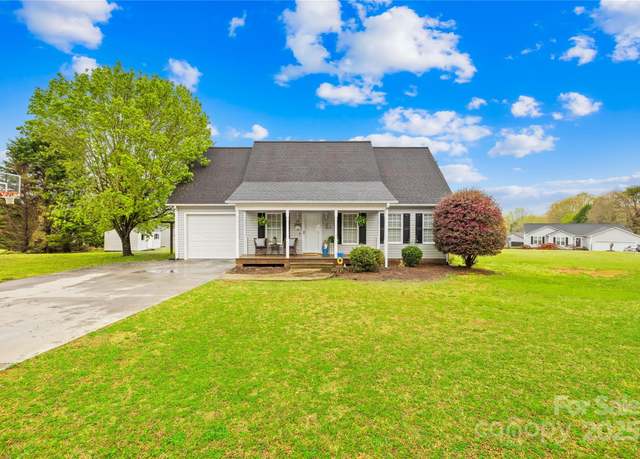 Property at 159 Dakota St, Ellenboro, NC 28040, 3 beds, 2 baths