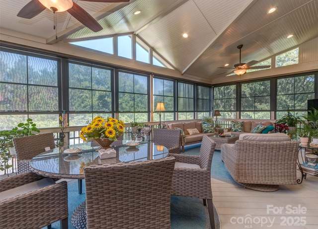 Property at 1377 Shinnecock Ln, Fort Mill, SC 29707, 5 beds, 5.5 baths