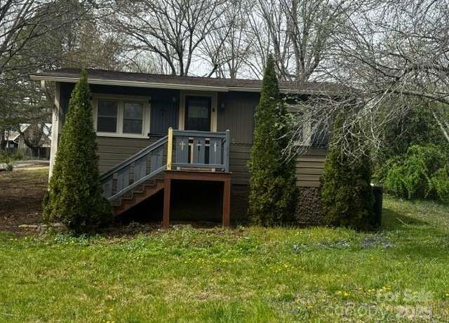 Property at 103 Gragg St, Black Mountain, NC 28711, 2 beds, 1 bath