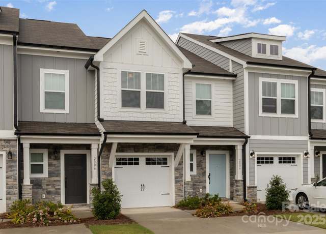 Property at 2004 Crooked Oak Ln, York, SC 29745, 3 beds, 2.5 baths