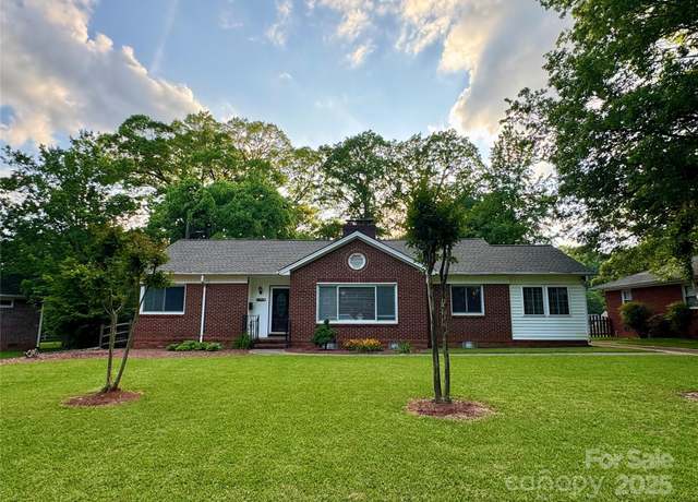Property at 4448 Halstead Dr, Charlotte, NC 28209, 3 beds, 1.5 baths