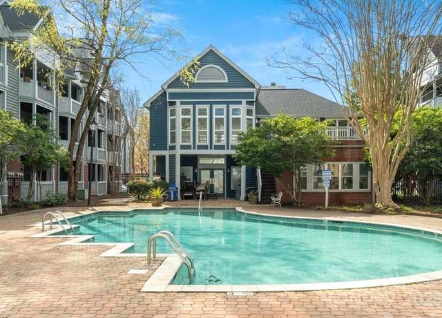 Property at 529 N Graham St Unit 3F, Charlotte, NC 28202, 2 beds, 2.5 baths