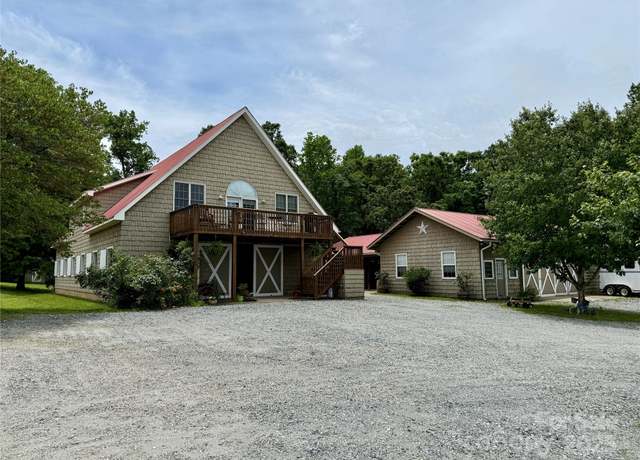 Property at 226 John Smith Rd, Columbus, NC 28722, 3 beds, 3 baths