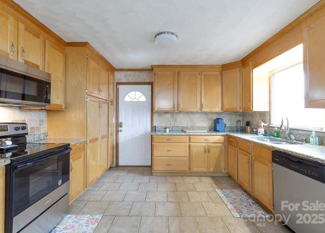 Property at 103 Perry St, Shelby, NC 28150, 3 beds, 2 baths
