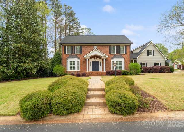Property at 1736 Cavendale Dr, Rock Hill, SC 29732, 4 beds, 2.5 baths