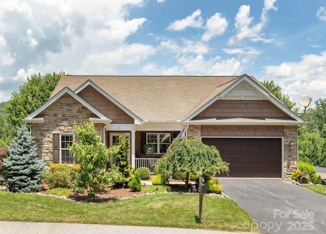 Property at 31 Headwater Dr, Hendersonville, NC 28739, 3 beds, 3 baths