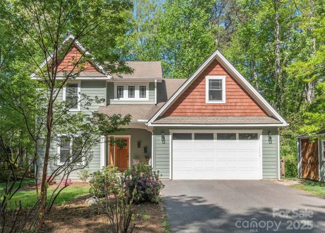 Property at 35 Mann Dr, Asheville, NC 28805, 4 beds, 2.5 baths