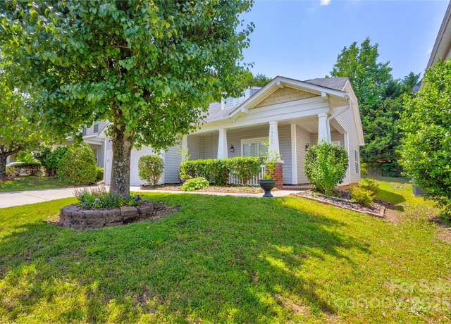 Property at 10927 Chrudan Dr, Charlotte, NC 28262, 3 beds, 2 baths