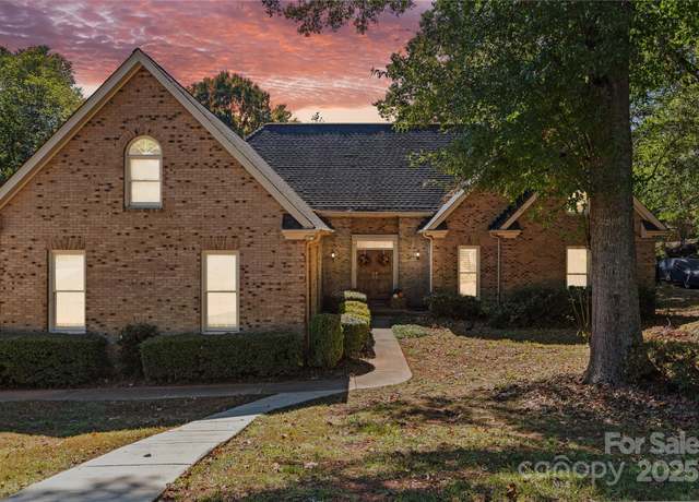 Property at 450 Serendipity Dr, Fort Mill, SC 29708, 4 beds, 3.5 baths