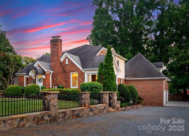 Property at 2100 Chesterfield Ave, Charlotte, NC 28205, 4 beds, 4.5 baths
