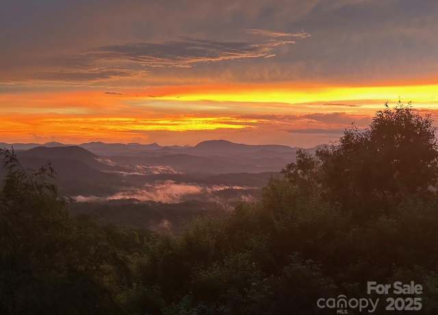 Property at 170 Oakanoah Ct, Brevard, NC 28712, 4 beds, 3.5 baths