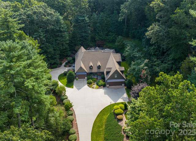 Property at 300 White Pine Dr, Hendersonville, NC 28739, 4 beds, 4.5 baths