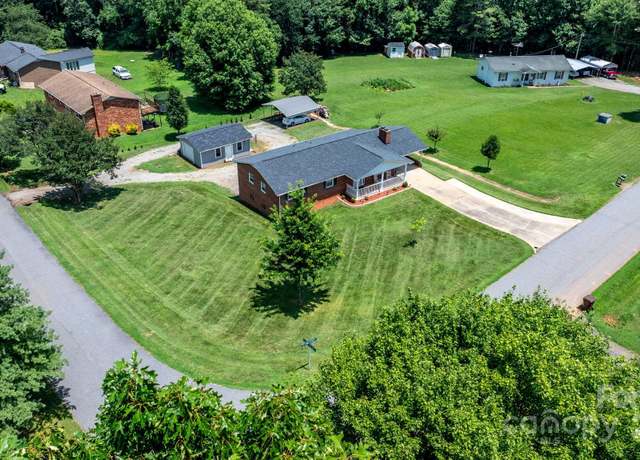 Property at 100 Pinecrest Ct, Taylorsville, NC 28681, 3 beds, 2 baths