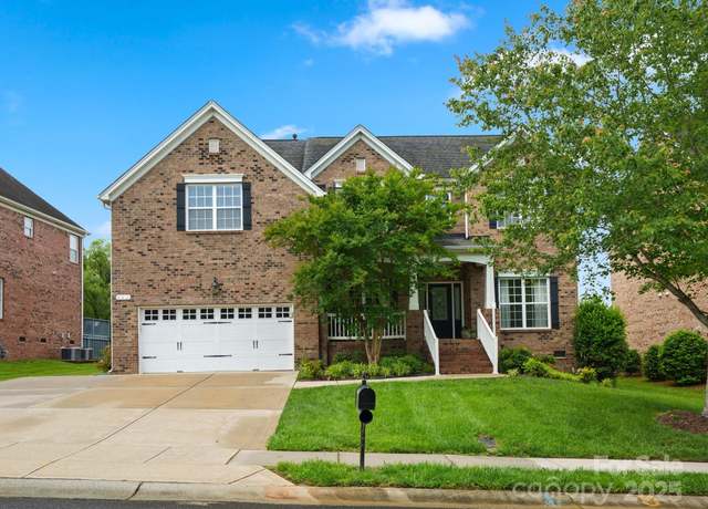 Property at 422 Deer Brush Ln, Waxhaw, NC 28173, 5 beds, 3 baths