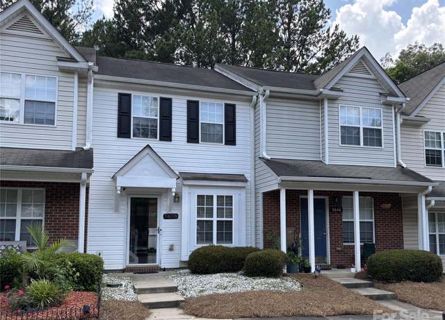 Property at 5650 Kimmerly Woods Dr, Charlotte, NC 28215, 2 beds, 1.5 baths
