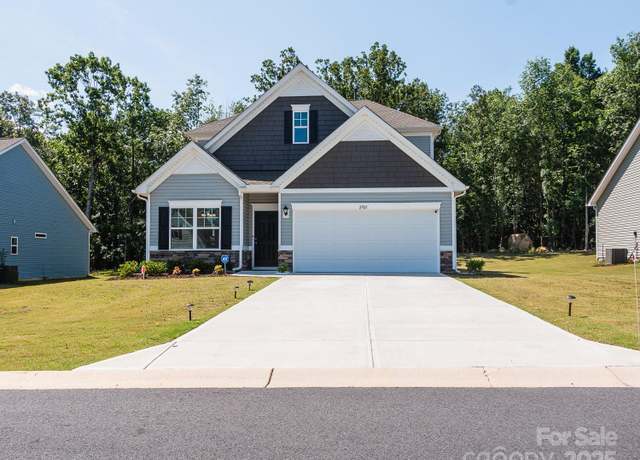 Property at 2921 Parkwest Dr, Albemarle, NC 28001, 3 beds, 2.5 baths
