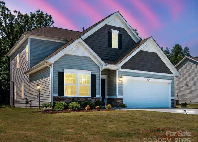 Property at 2921 Parkwest Dr, Albemarle, NC 28001, 3 beds, 2.5 baths