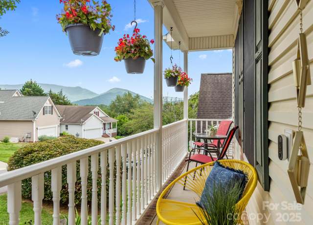Property at 119 Willow Oak Dr, Asheville, NC 28805, 5 beds, 3.5 baths