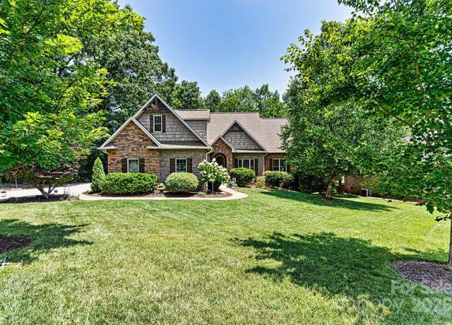 Property at 6212 Hayden Dr, Hickory, NC 28601, 3 beds, 2.5 baths