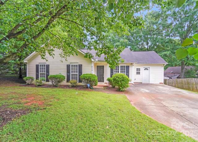 Property at 6216 Bandy Dr, Charlotte, NC 28227, 3 beds, 2 baths