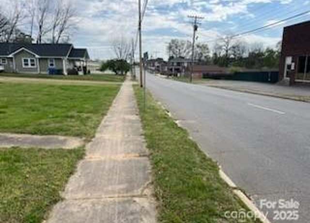 Property at 774 1st Ave, Hickory, NC 28602