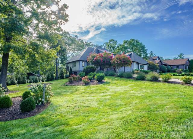 Property at 34 King Heights Dr, Fletcher, NC 28732, 4 beds, 4.5 baths