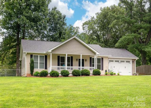 Property at 329 Ewbank Rd, Etowah, NC 28729, 2 beds, 2 baths