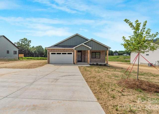Property at 689 S Grove St, Lincolnton, NC 28092, 3 beds, 2 baths