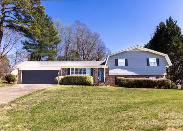 Property at 2650 31st Street Ct NE, Hickory, NC 28601, 4 beds, 3 baths