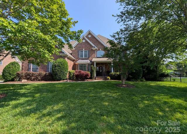 Property at 5916 Four Wood Dr, Matthews, NC 28104, 5 beds, 3.5 baths