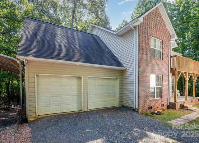 Property at 1010 James St, Charlotte, NC 28216, 3 beds, 2.5 baths