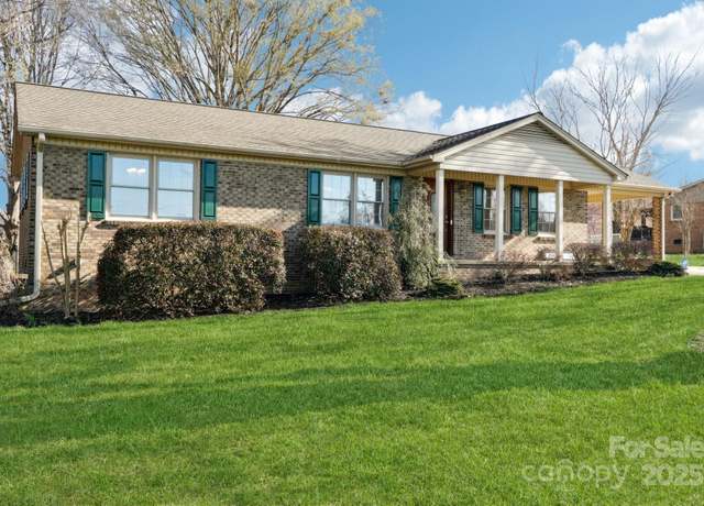 Property at 108 Colonial Dr, Kings Mountain, NC 28086, 3 beds, 2 baths